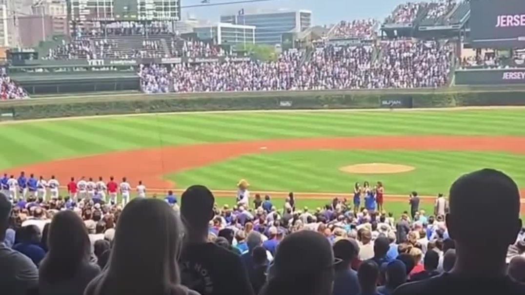 ⁣HE REFUSED TO STAND FOR THE NATIONAL ANTHEM… THEN THIS HAPPENED! 😳🇺🇸