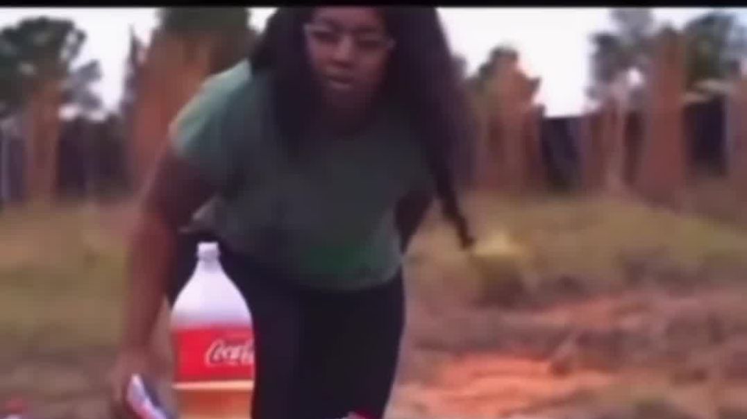 GENIUS MOVE! She Mixes Chemicals With Coke… Then BOOM! 💥😂